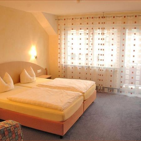 Gasthaus Gruner Baum Hotell Werbach Exteriör bild